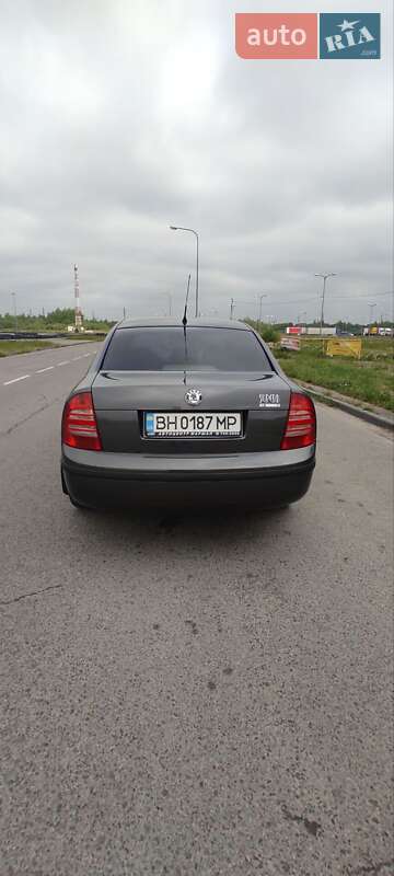 Ліфтбек Skoda Superb 2003 в Львові