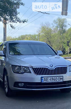 Лифтбек Skoda Superb 2014 в 