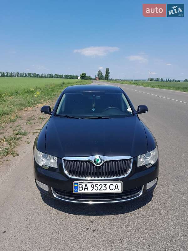 Лифтбек Skoda Superb 2011 в Кропивницком