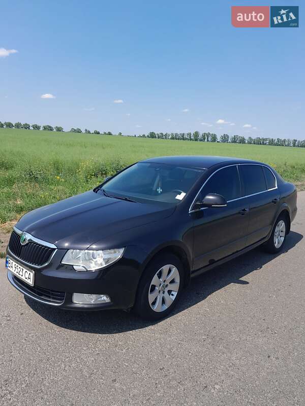 Лифтбек Skoda Superb 2011 в Кропивницком