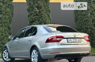 Лифтбек Skoda Superb 2014 в 