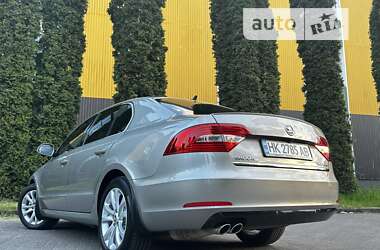 Лифтбек Skoda Superb 2014 в 