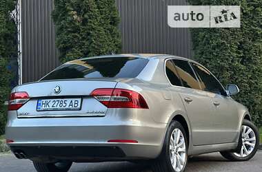 Лифтбек Skoda Superb 2014 в 