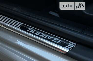 Лифтбек Skoda Superb 2014 в 