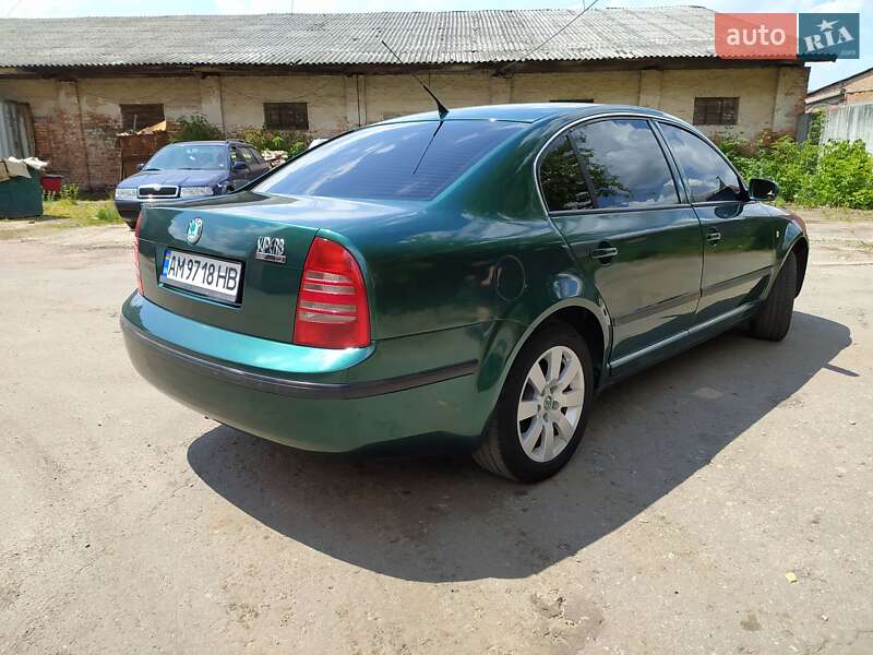 Ліфтбек Skoda Superb 2004 в Коростишеві
