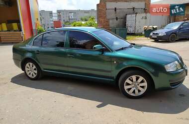 Лифтбек Skoda Superb 2004 в 