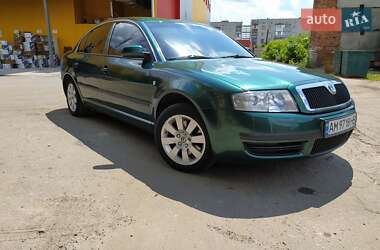 Лифтбек Skoda Superb 2004 в 