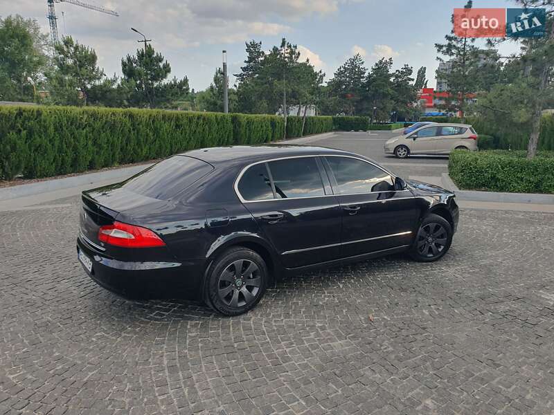 Лифтбек Skoda Superb 2012 в Днепре