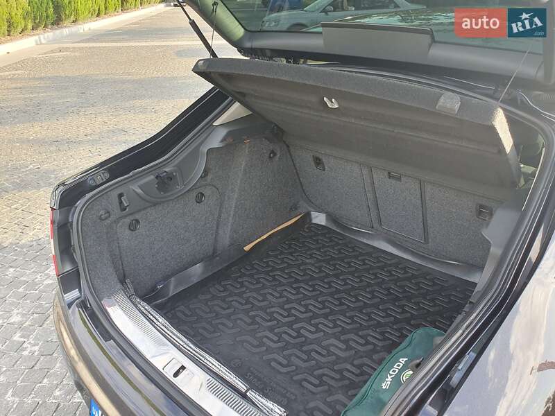 Лифтбек Skoda Superb 2012 в Днепре