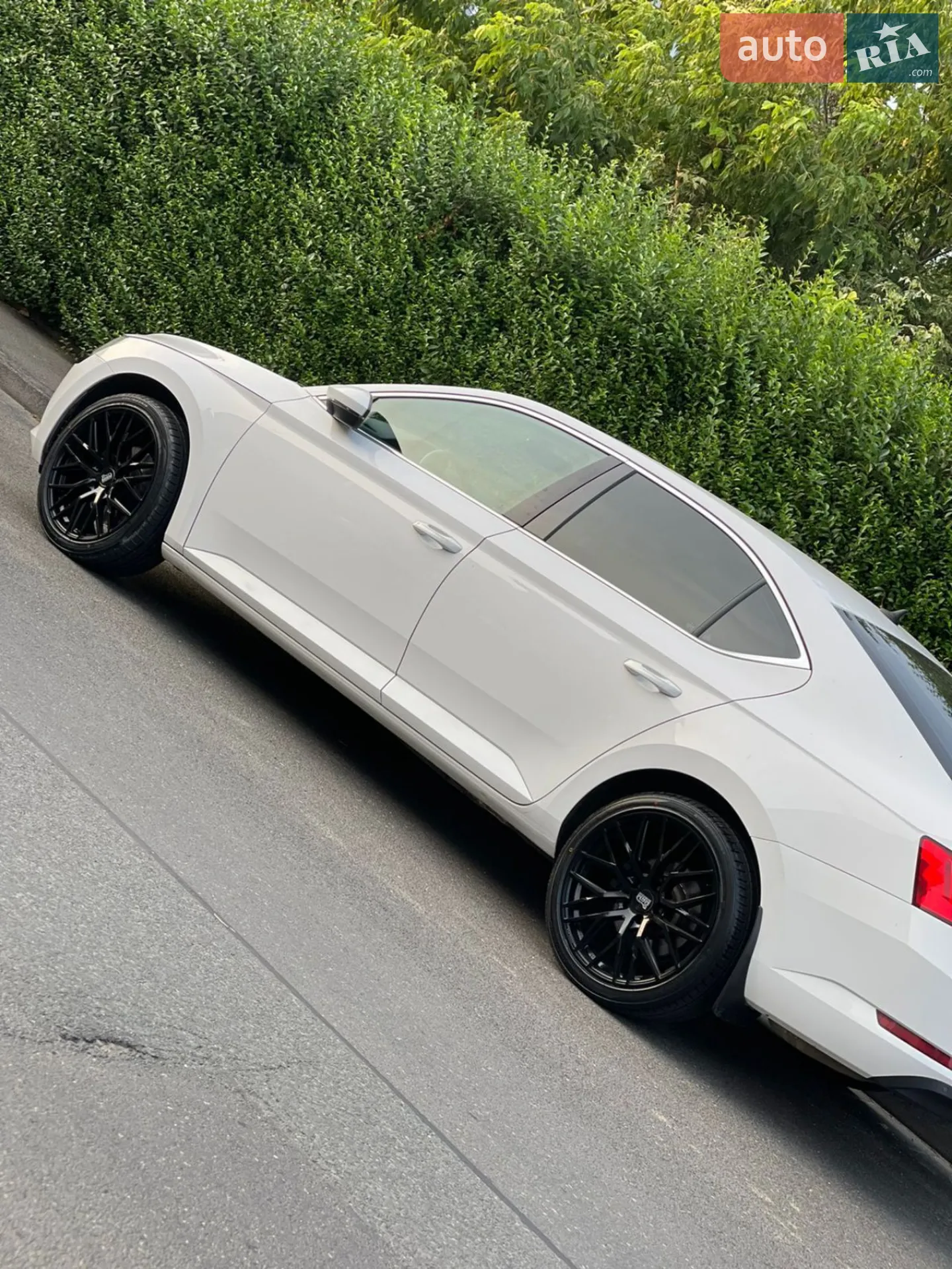 2019 Skoda Superb - мініатюра 2