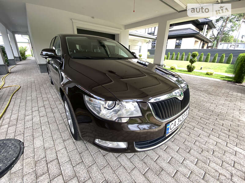 Лифтбек Skoda Superb 2013 в Черкассах