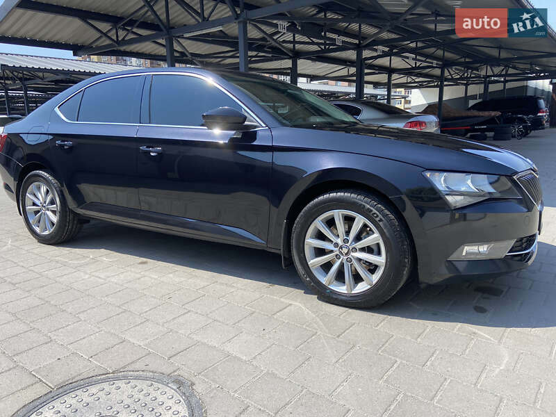 Лифтбек Skoda Superb 2016 в Житомире