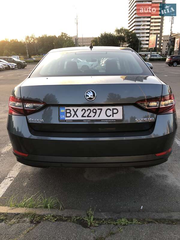 Лифтбек Skoda Superb 2016 в Киеве