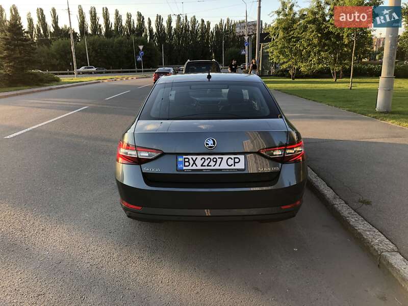 Лифтбек Skoda Superb 2016 в Киеве