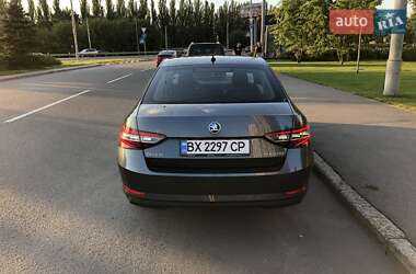 Лифтбек Skoda Superb 2016 в 