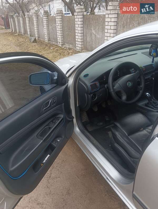 Ліфтбек Skoda Superb 2006 в Ружині