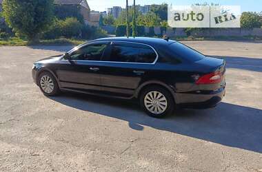 Лифтбек Skoda Superb 2012 в 