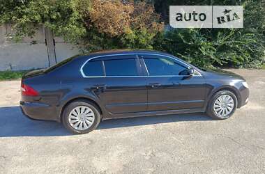 Лифтбек Skoda Superb 2012 в 
