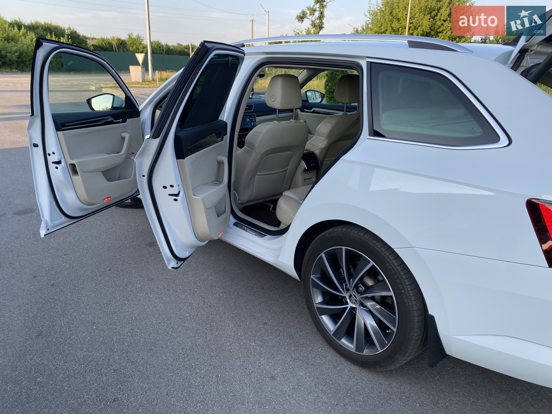 2016 Skoda Superb - мініатюра 9