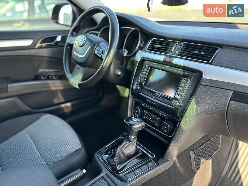 Універсал Skoda Superb 2012 в Мукачевому