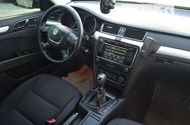 Універсал Skoda Superb 2011 в Умані