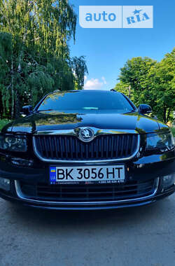 Skoda Superb 2011