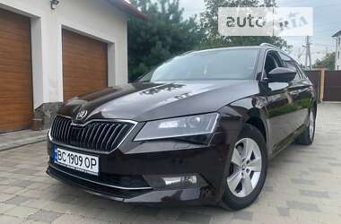 Универсал Skoda Superb 2017 в Дрогобыче