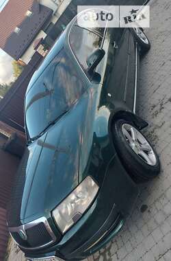 Лифтбек Skoda Superb 2003 в Стрые