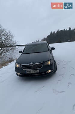 Лифтбек Skoda Superb 2013 в Тячеве