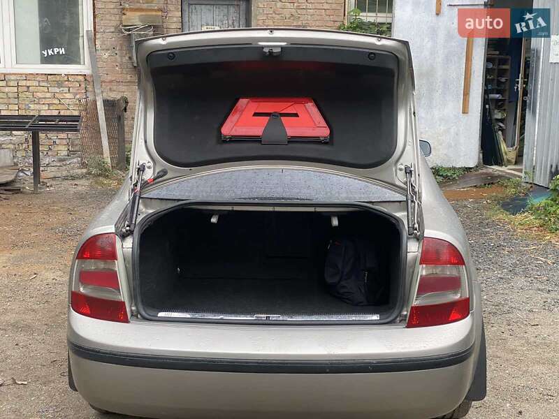 Ліфтбек Skoda Superb 2006 в Києві