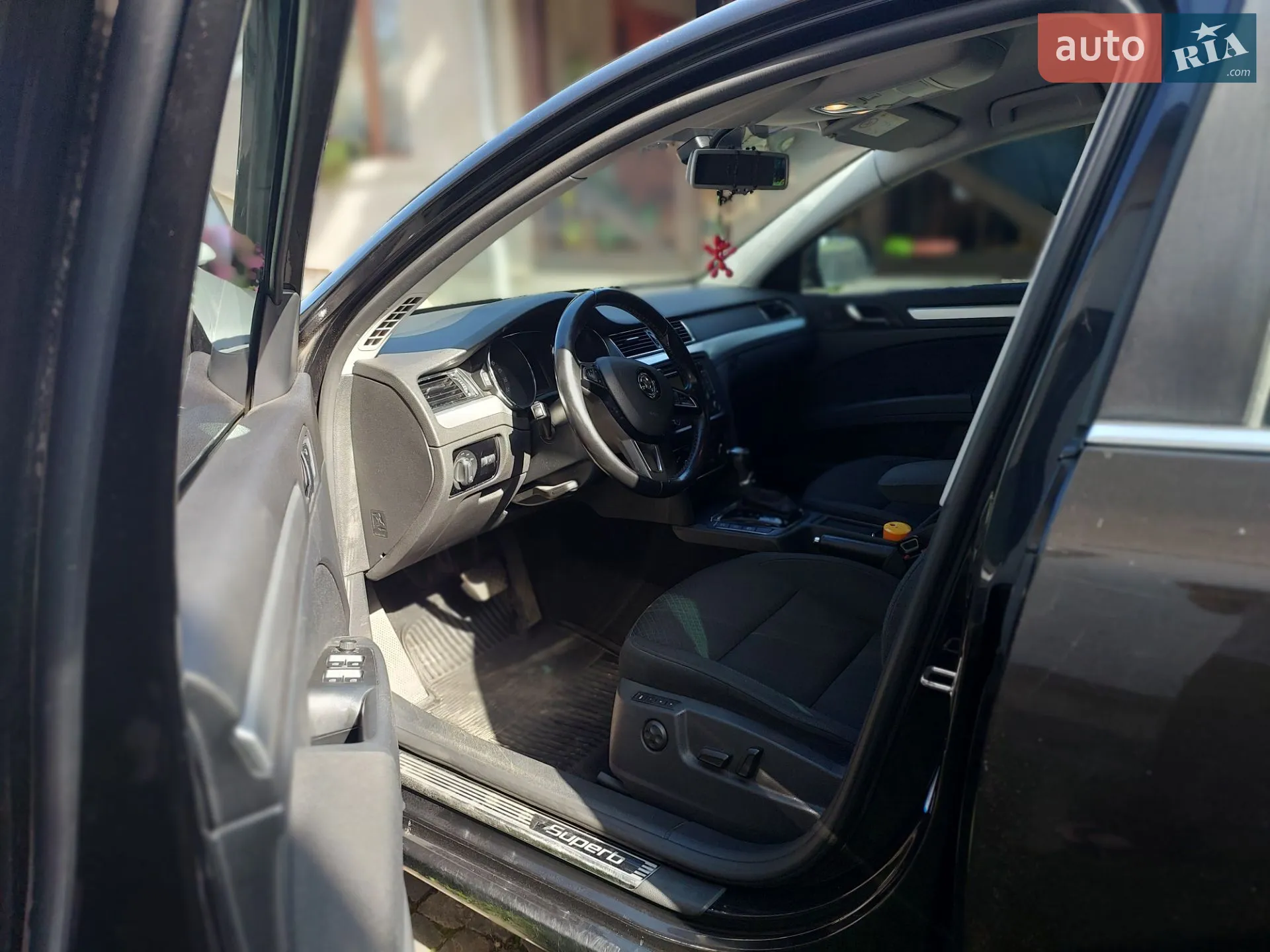 2014 Skoda Superb - мініатюра 23