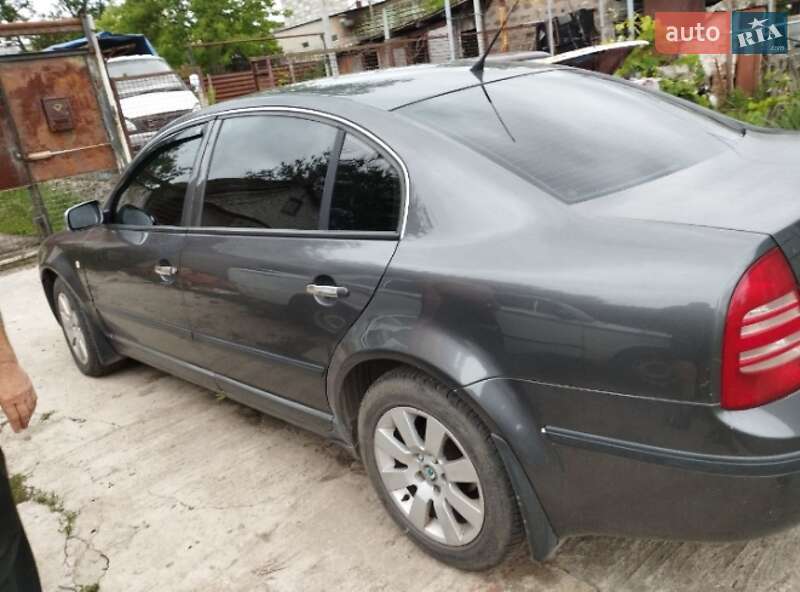 Skoda Superb 2003