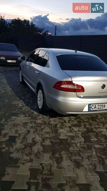 Лифтбек Skoda Superb 2008 в Черкассах