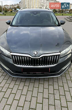 Универсал Skoda Superb 2019 в 