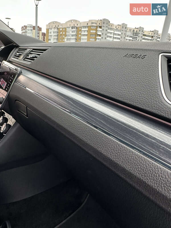 Універсал Skoda Superb 2019 в Львові