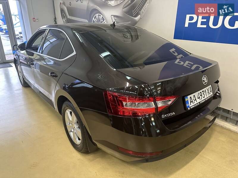 Лифтбек Skoda Superb 2018 в Киеве