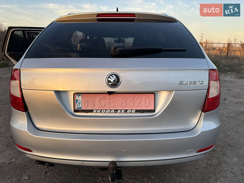 Универсал Skoda Superb 2010 в Чутове