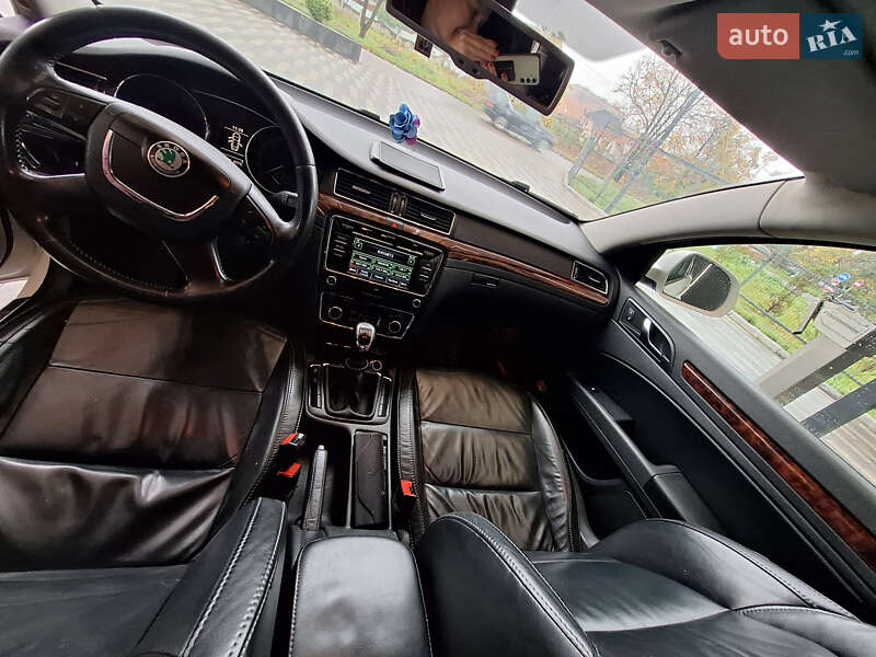 Лифтбек Skoda Superb 2012 в Ужгороде