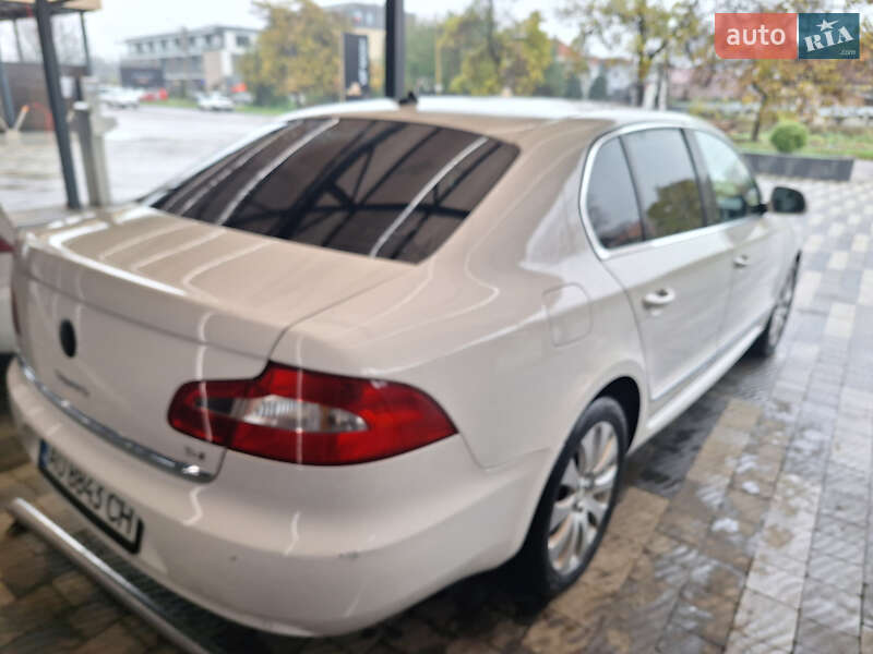 Лифтбек Skoda Superb 2012 в Ужгороде