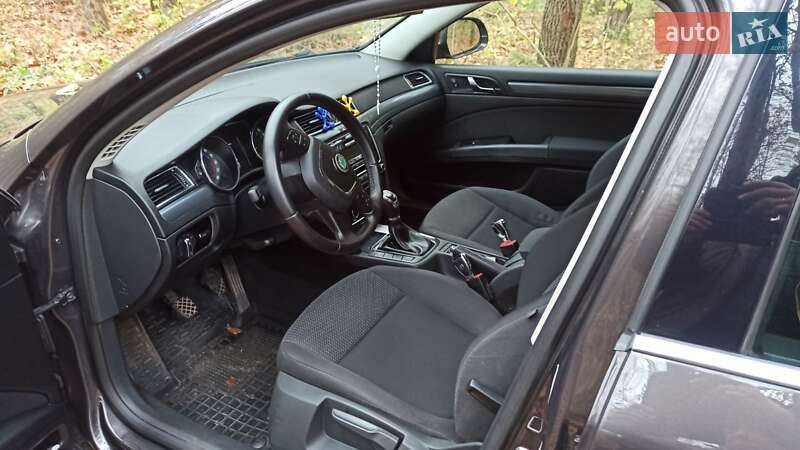 Лифтбек Skoda Superb 2010 в Бродах
