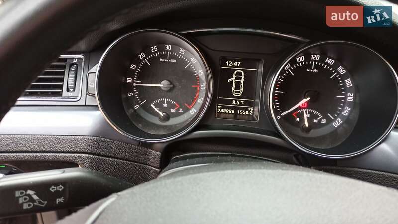 Лифтбек Skoda Superb 2010 в Бродах
