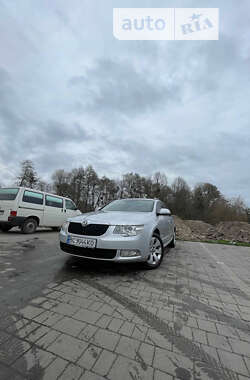 Универсал Skoda Superb 2012 в Бродах