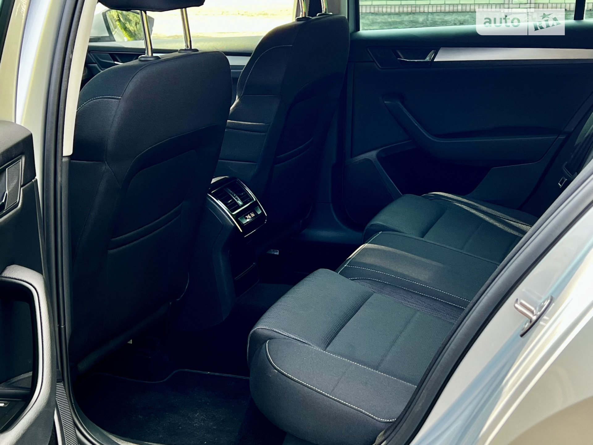 2017 Skoda Superb - мініатюра 20