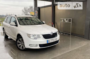 Універсал Skoda Superb 2011 в Львові