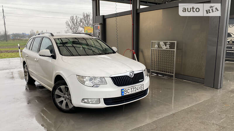 Skoda Superb 2011