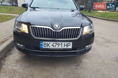 Универсал Skoda Superb 2015 в Луцке