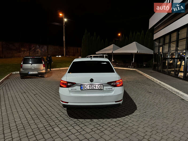 Седан Skoda Superb 2017 в Львові