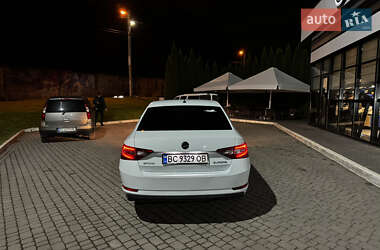 Седан Skoda Superb 2017 в 