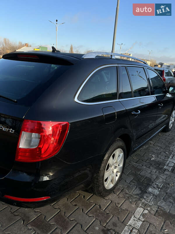 Универсал Skoda Superb 2011 в Житомире