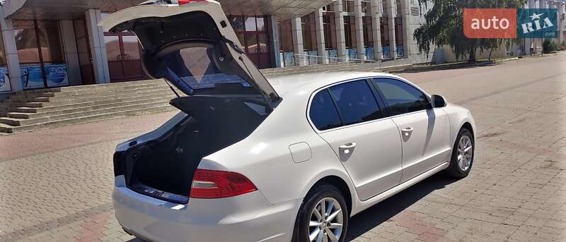 Ліфтбек Skoda Superb 2013 в Харкові